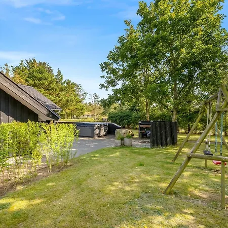 Prázdninový dům Roska - 1-3km From The Sea By Interhome *